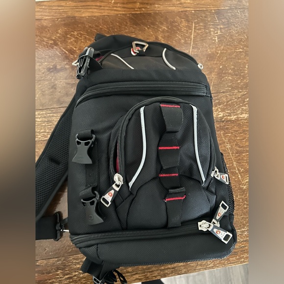 Swiss Army cross body sling camera back pack . - Picture 2 of 9